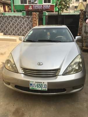 A picture of Lexus ES300 first body pan