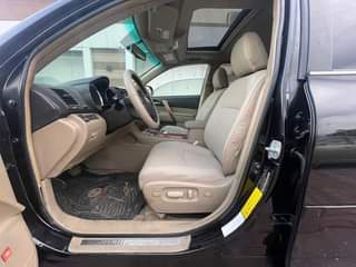 A picture of Good deal. V. Clean 2008 2012 Toyota highlander. Limited edition.