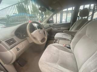 A picture of Toyota Siena 07 toks 8.5m