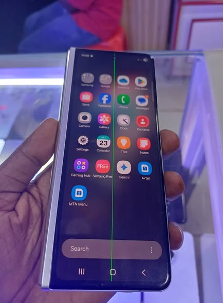 A picture of Samsung galaxy Z fold 3 256gb