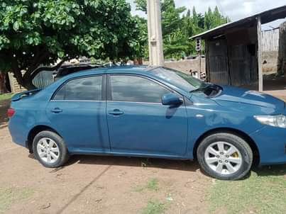 A picture of TOYOTA COROLLA
