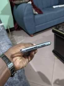 A picture of samsung s20 5G