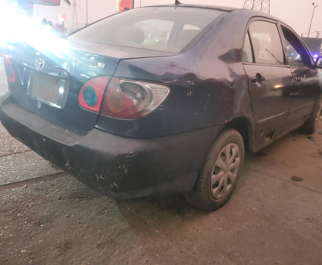 A picture of Toyota corolla 2004