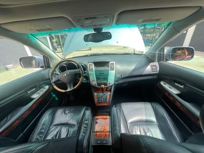 A picture of Lexus rx330