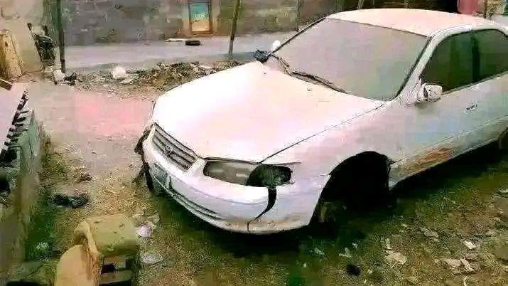 A picture of I buy Faulty Cars Old Cars Burnt Cars Accident Cars