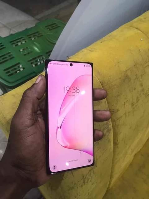 A picture of Samsung note 10