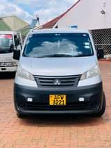 nissan nv200