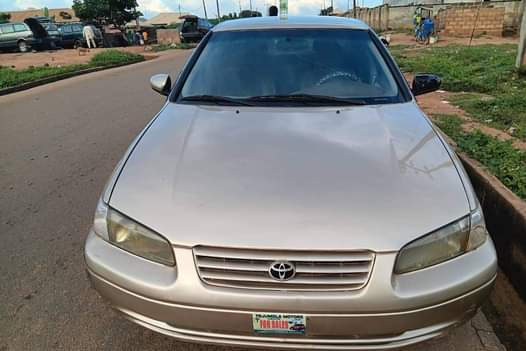 A picture of 2000 Toyota Camry Pencil