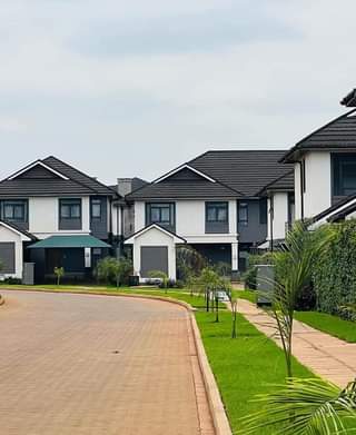 houses runda