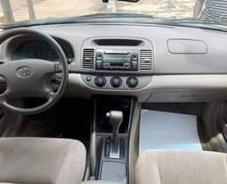 A picture of 2004 Toyota Camry