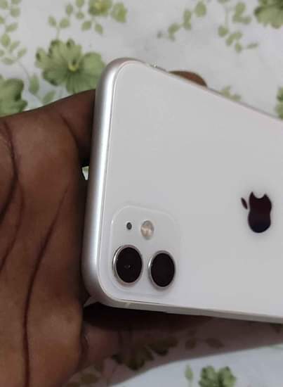 A picture of IPhone 11 128gb Duos