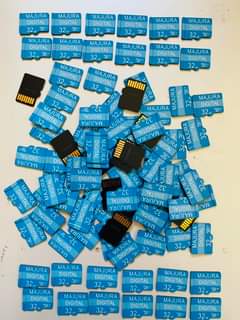 A picture of 32gb MEMORY CARD Tsh 10 000 tu