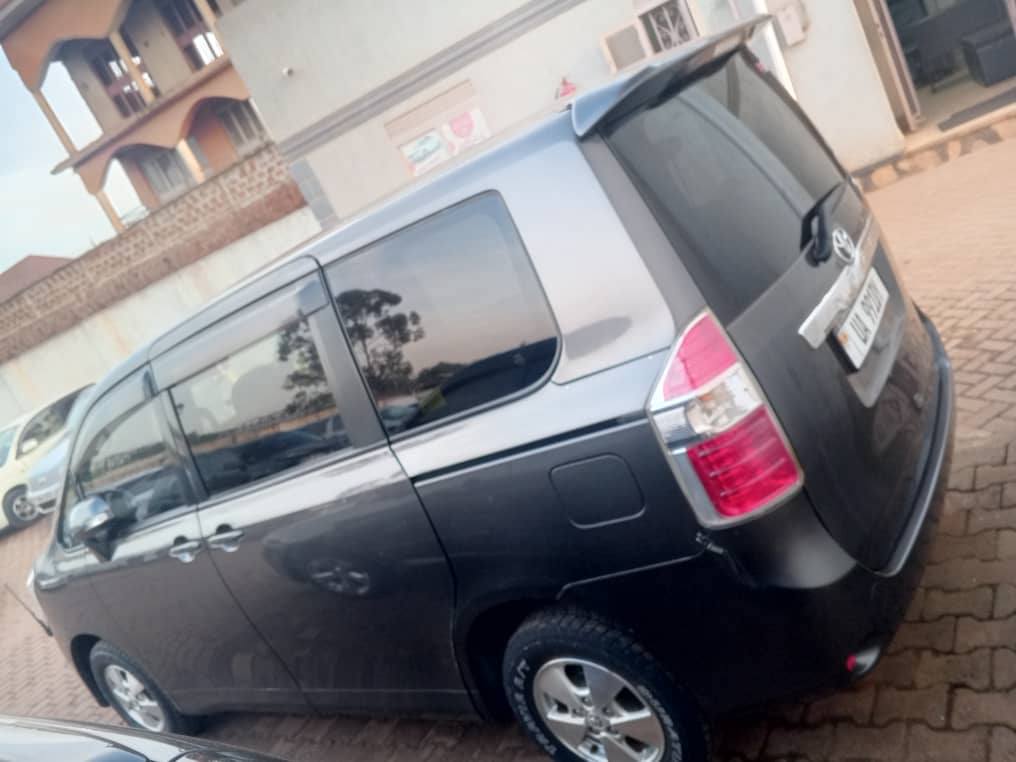 A picture of toyota Noah only at 36m 070525 9352