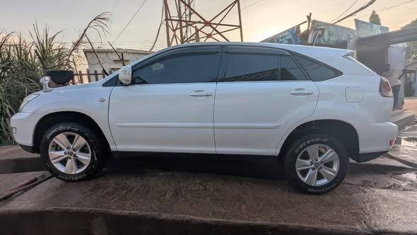 A picture of TOYOTA HARRIER NEW PRICE 36 8M ENGINE 4 CC 2390