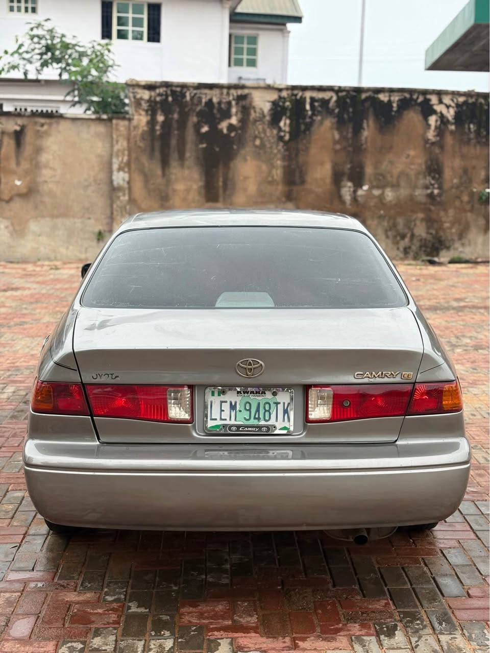 A picture of Toyota Camry Drop light with very very silent engine and
