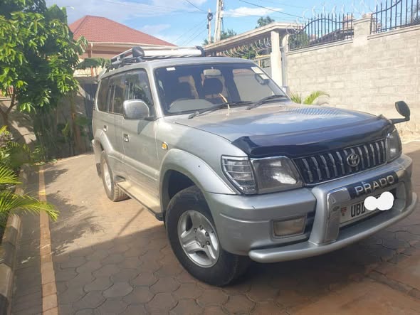 A picture of TOYOTA LAND CRUISER TX