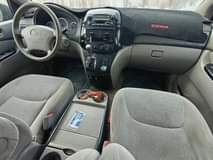 A picture of Hotest Deal 2005 On Belt Toyota Sienna CE Tokumbu Standard