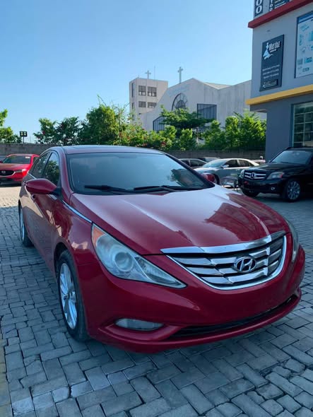 A picture of Toks Hyundai sonata 2026 entry Accident free 2012 model Gear
