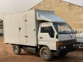 A picture of 2004 Toyota 2004 13