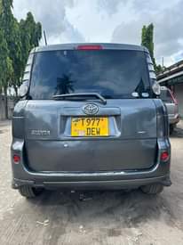 A picture of Toyota sienta mwaka 2006 full option full Ac mirango ya