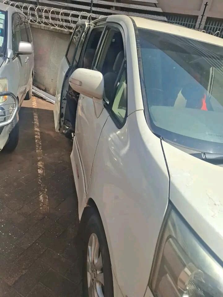 A picture of NOAH 27 5M CALL 0701488581 WHAT S APP 0776417404