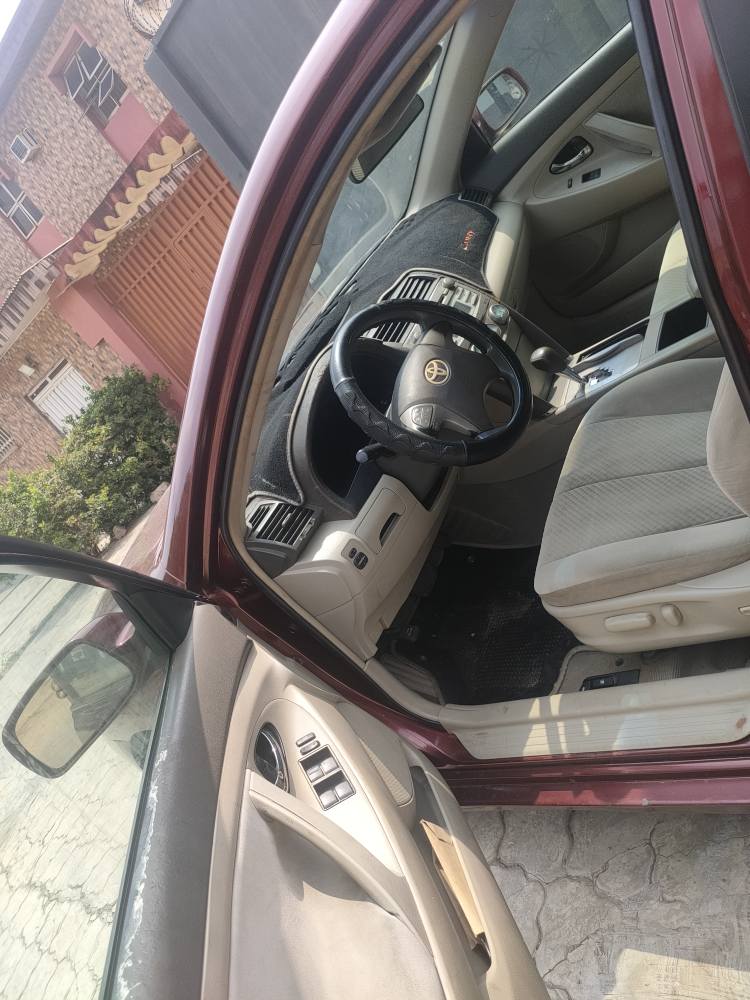 A picture of SUPER CLEAN 2008 TOYOTA CAMRY V6