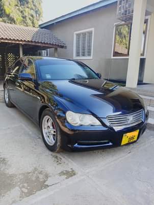 A picture of Toyota mark X