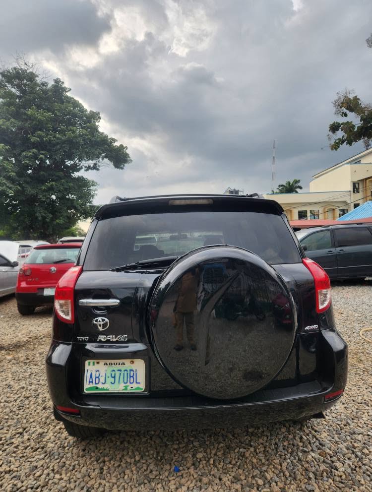 A picture of 2006 TOYOTA RAV 4 V6