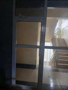 A picture of Mlango wa aluminum