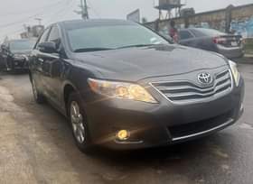 A picture of 2011 Toyota Camry registered reverse camera v6 engine PRICE 6