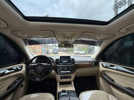 A picture of Mercedes Benz GLE