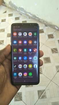 A picture of Samsung s8 2sim card