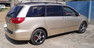 A picture of 06 Model Sienna Very sharp gear Very sharp engine XLE