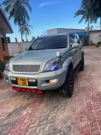 A picture of TOYOTA PLADO 120