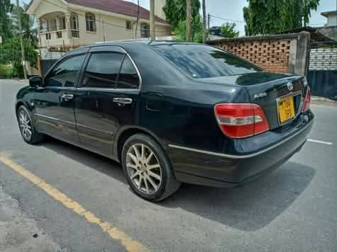 A picture of Toyota Brevis Bei million 1.9m Model 2004 Engene 1JZ Capacity_2490