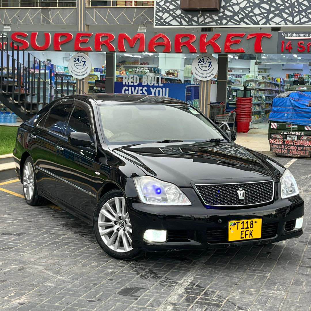 A picture of Toyota crown athlete on sale price 16 8M0753322015
