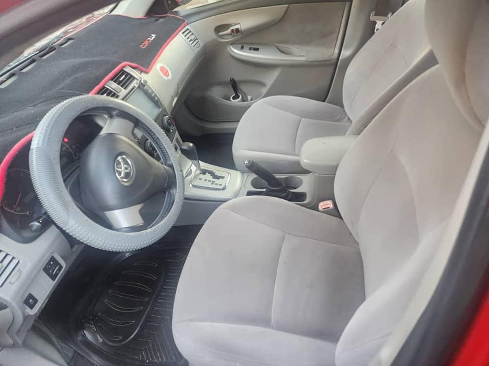 A picture of First body 2012 Corolla LE with nothing tampered