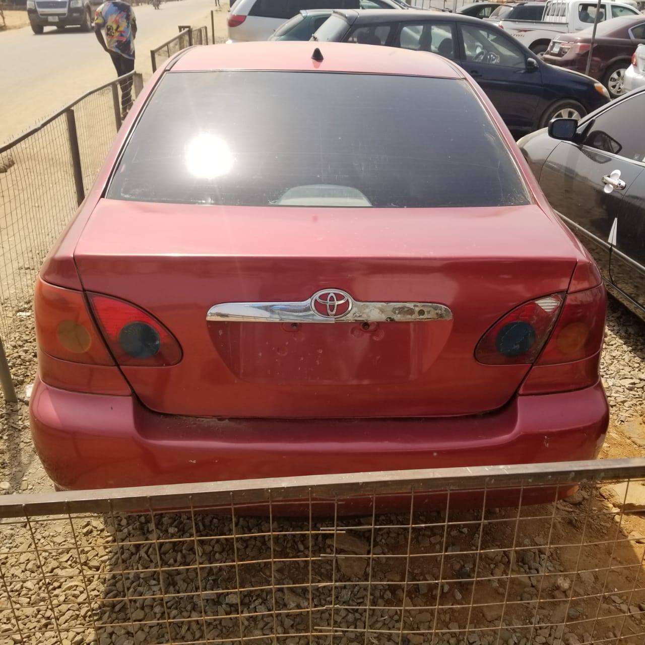 A picture of Toyota Corolla 04