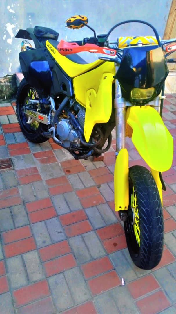 A picture of SUZUKI