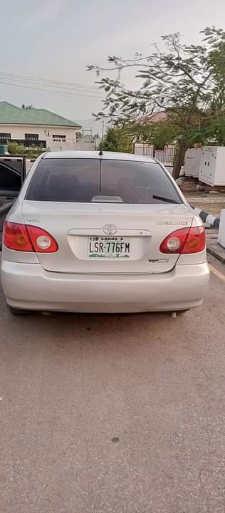 A picture of Toyota Corolla 04