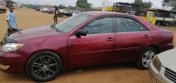 A picture of Baruwa ipaja camry 04 wine color