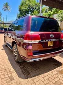 A picture of 2010 Toyota Landcruiser