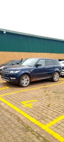 A picture of RANGE ROVER SPORT HSE 3.0L