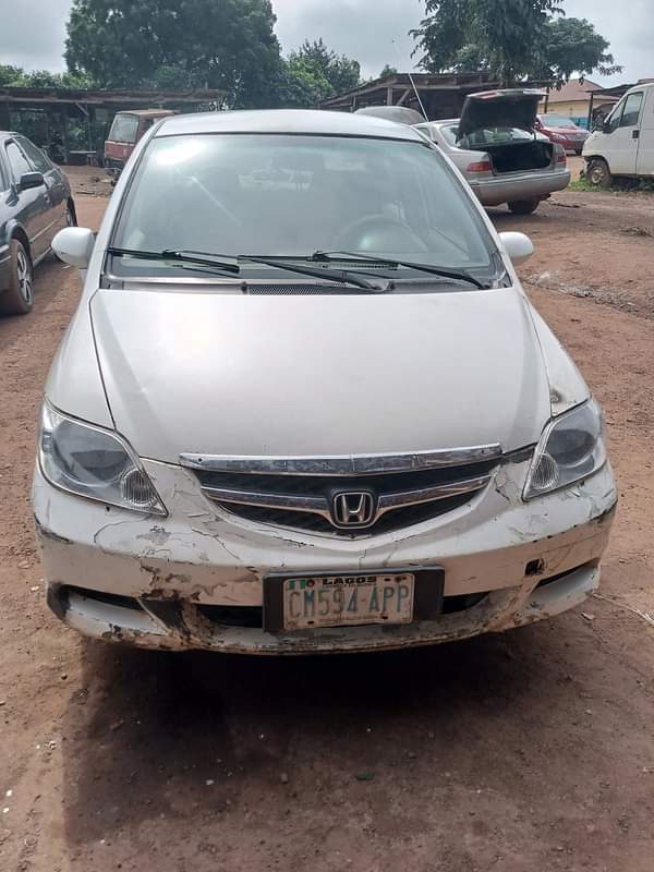 A picture of 2006 HONDA CITY MANUAL First Body Suitable for Uber Business