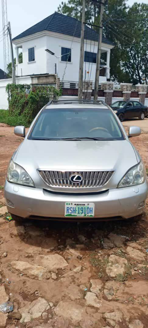 A picture of Sharp Lexus rx330 Benin city