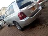 A picture of 2003 Toyota Kluger 2.4cc