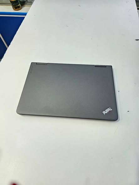 A picture of Lenovo yoga 12
