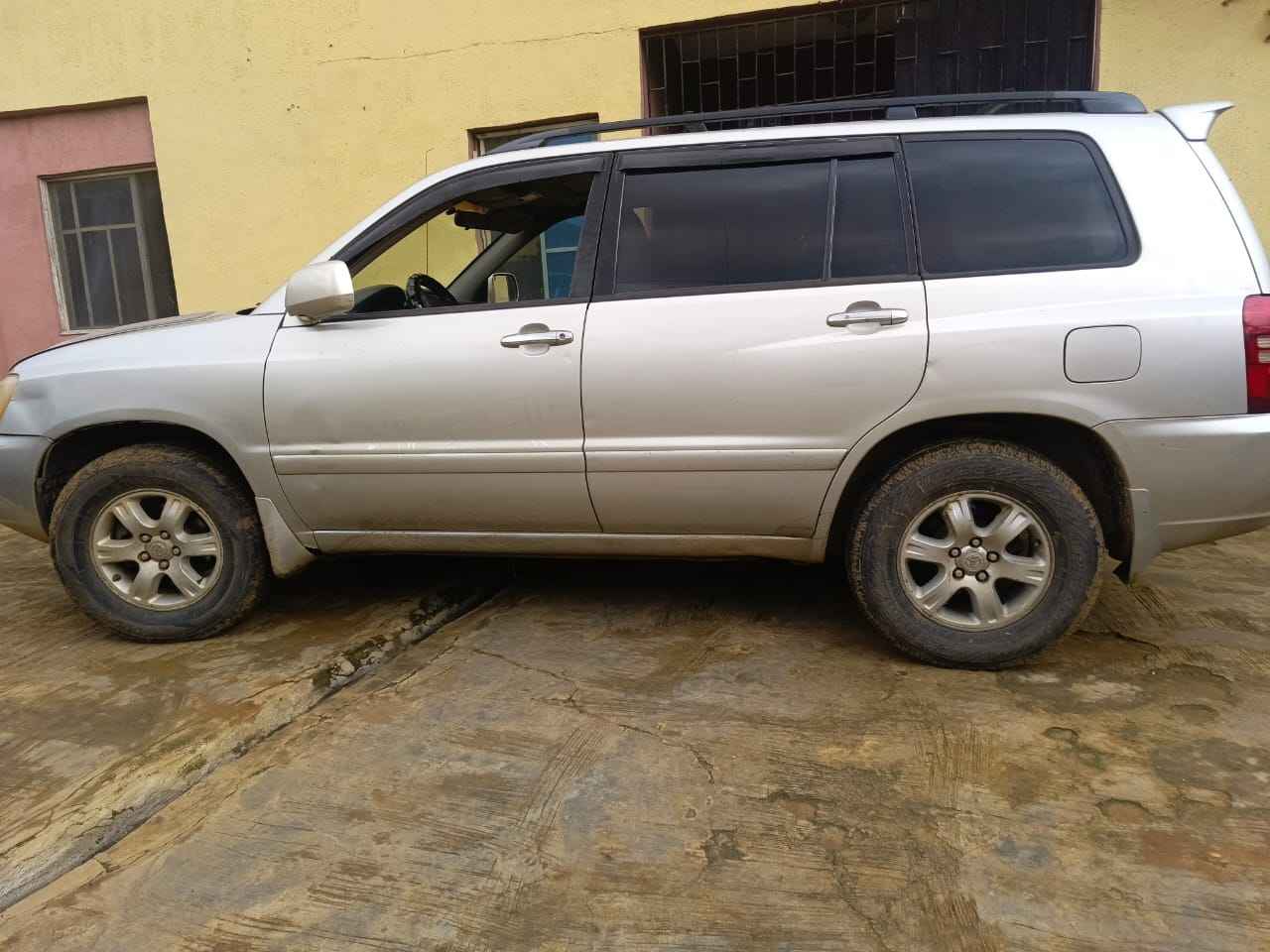 A picture of 2003 Toyota Highlander for sale
