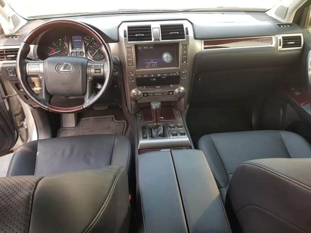 A picture of 2016 Lexus GX460