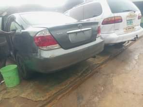 A picture of Toyota Camry 05 First body pan Engine tapping little in